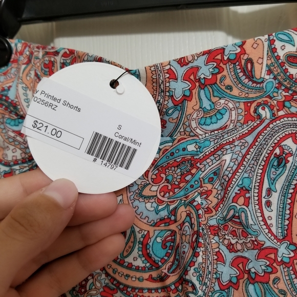 new size small shorts - Picture 3 of 5